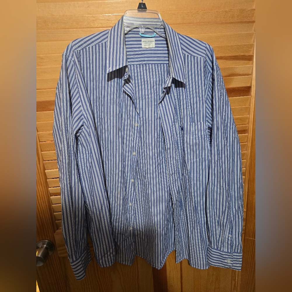 American Eagle Outfitters Blue and White Striped Button-down Shirt - XL